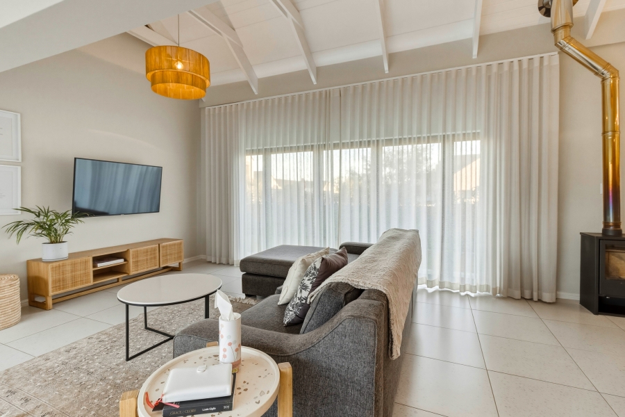 3 Bedroom Property for Sale in Aan de Wijnlanden Western Cape